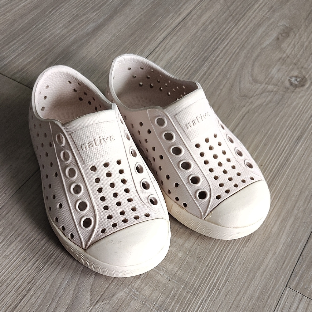 Native Kids Water Shoes Jefferson Slip-On in Pale Blush